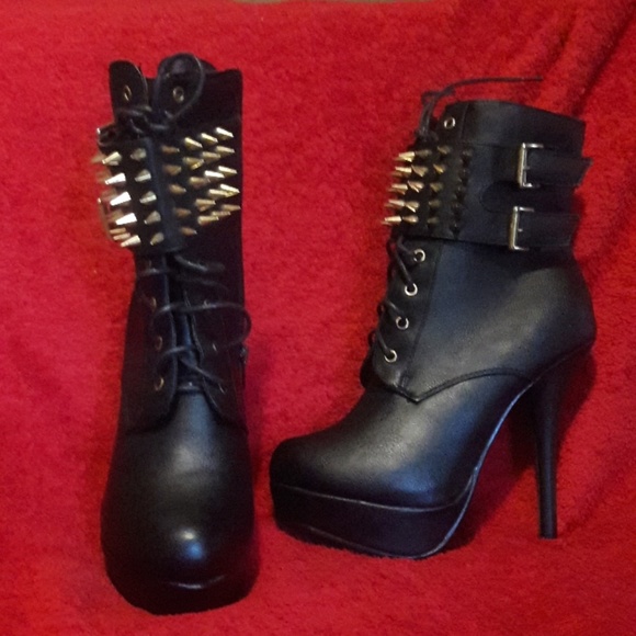 Wild Diva Shoes - Boots Wild Diva Shoes - Boots